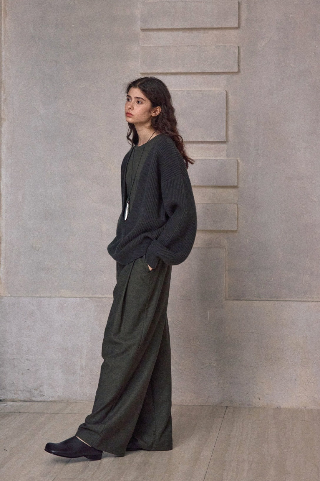 100% wool cozy loose-fit V-neck sweater | 4 color