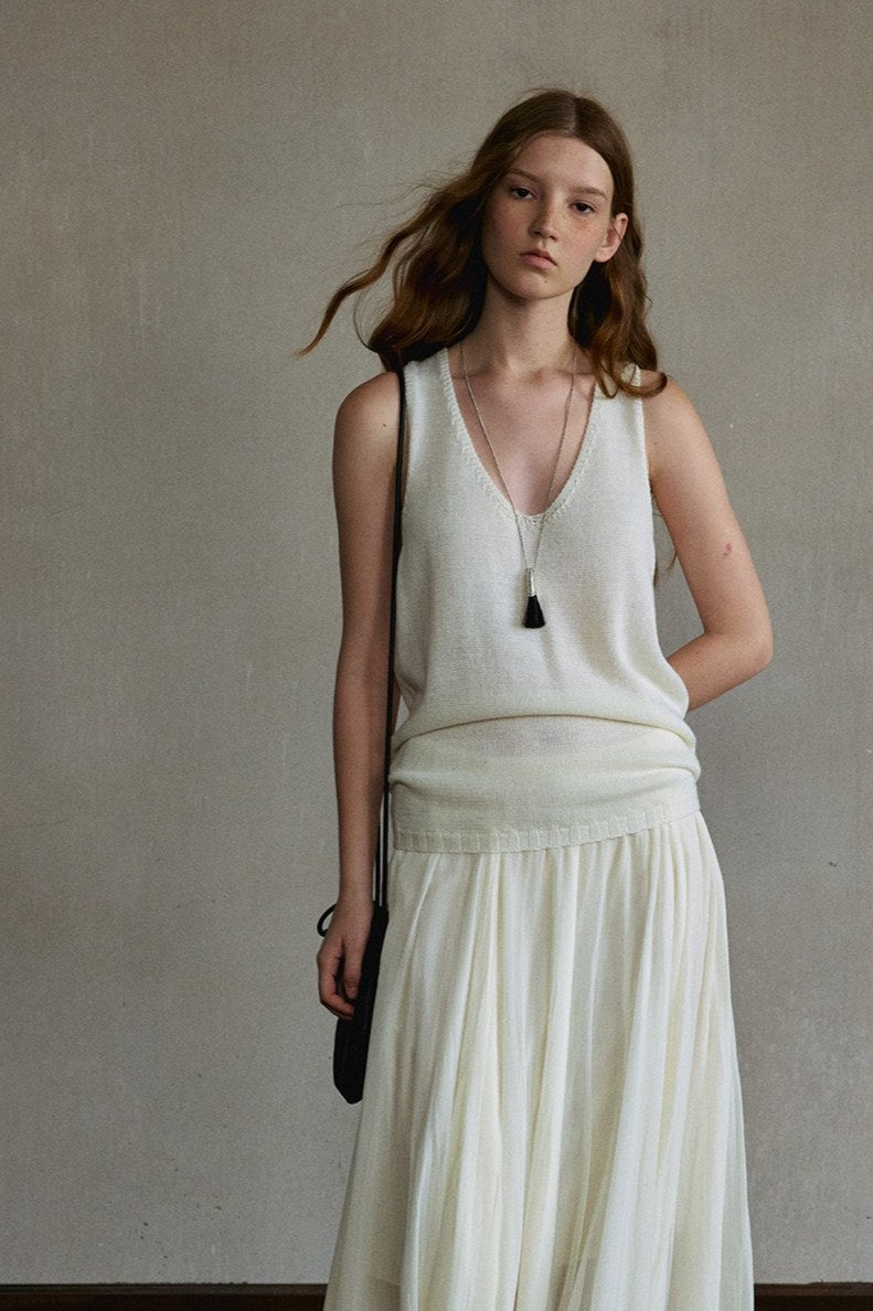 Wool-blend U-neck knit vest
