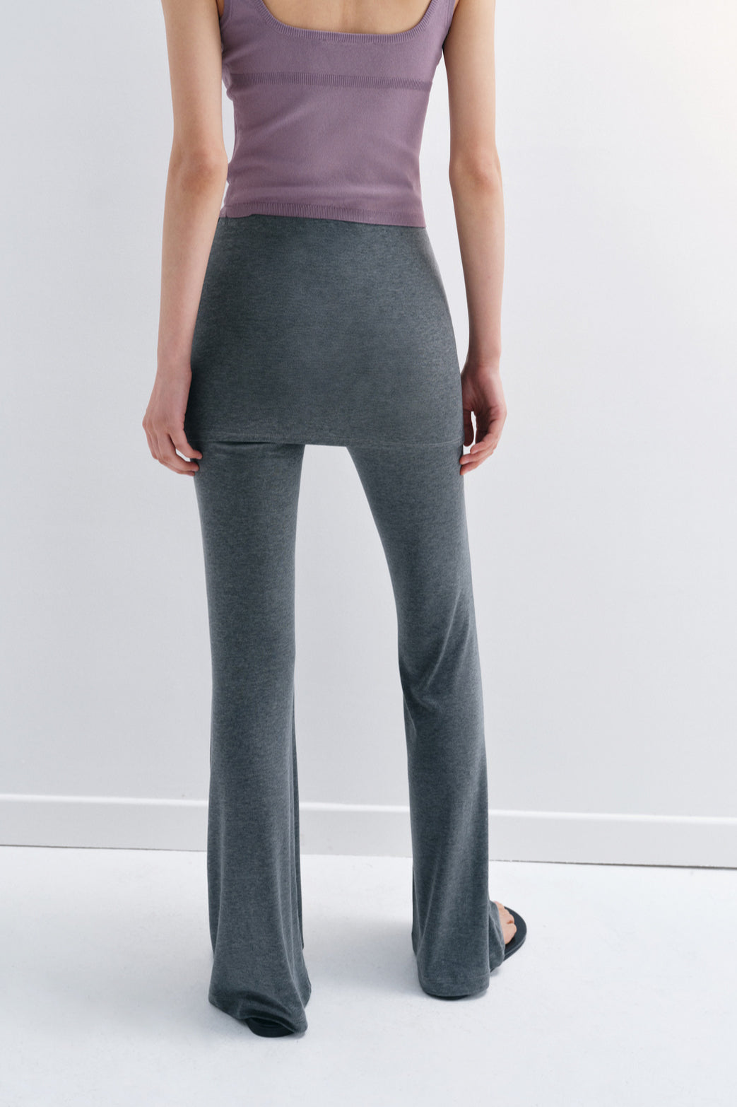 Elastic lyocell blend soft yoga pants with a mini skirt | 2 color
