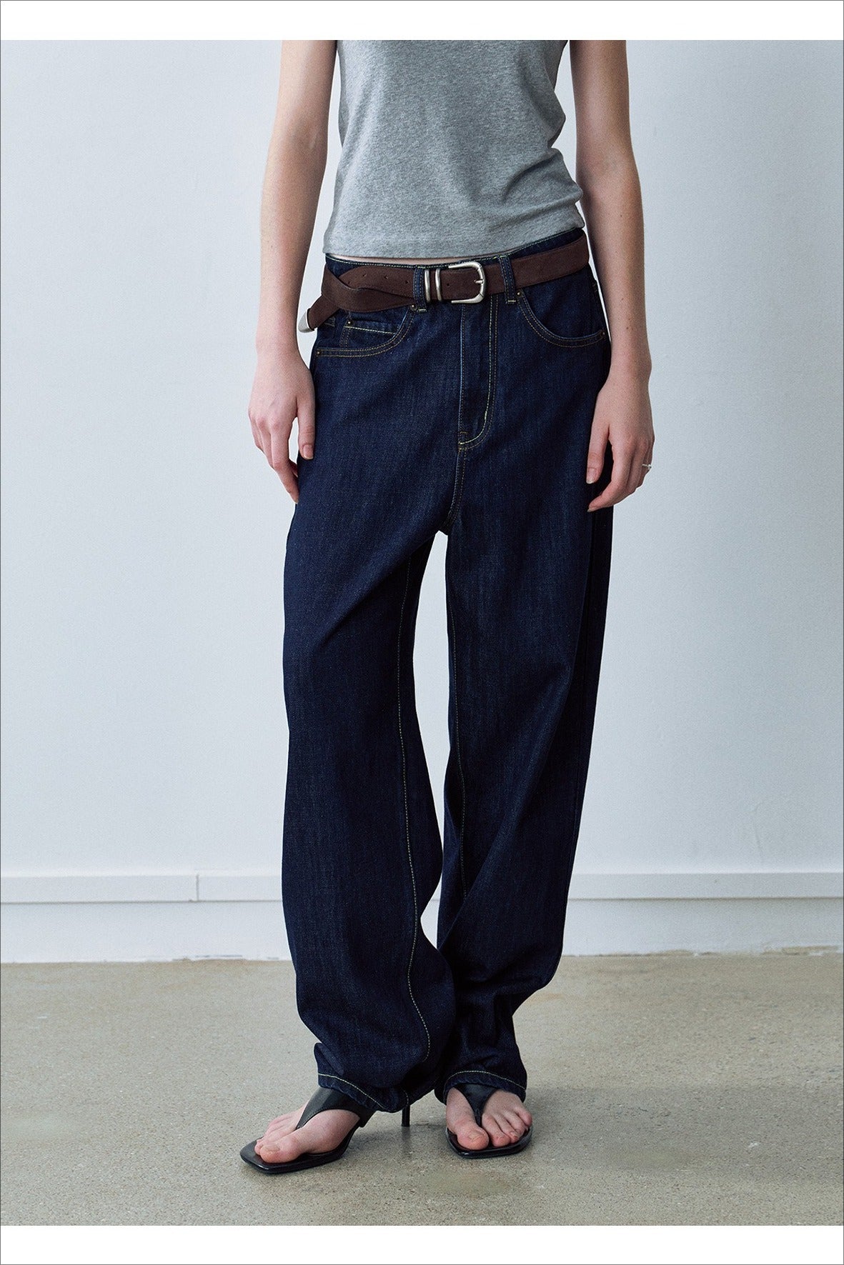 100% cotton rigid denim straight-leg jeans