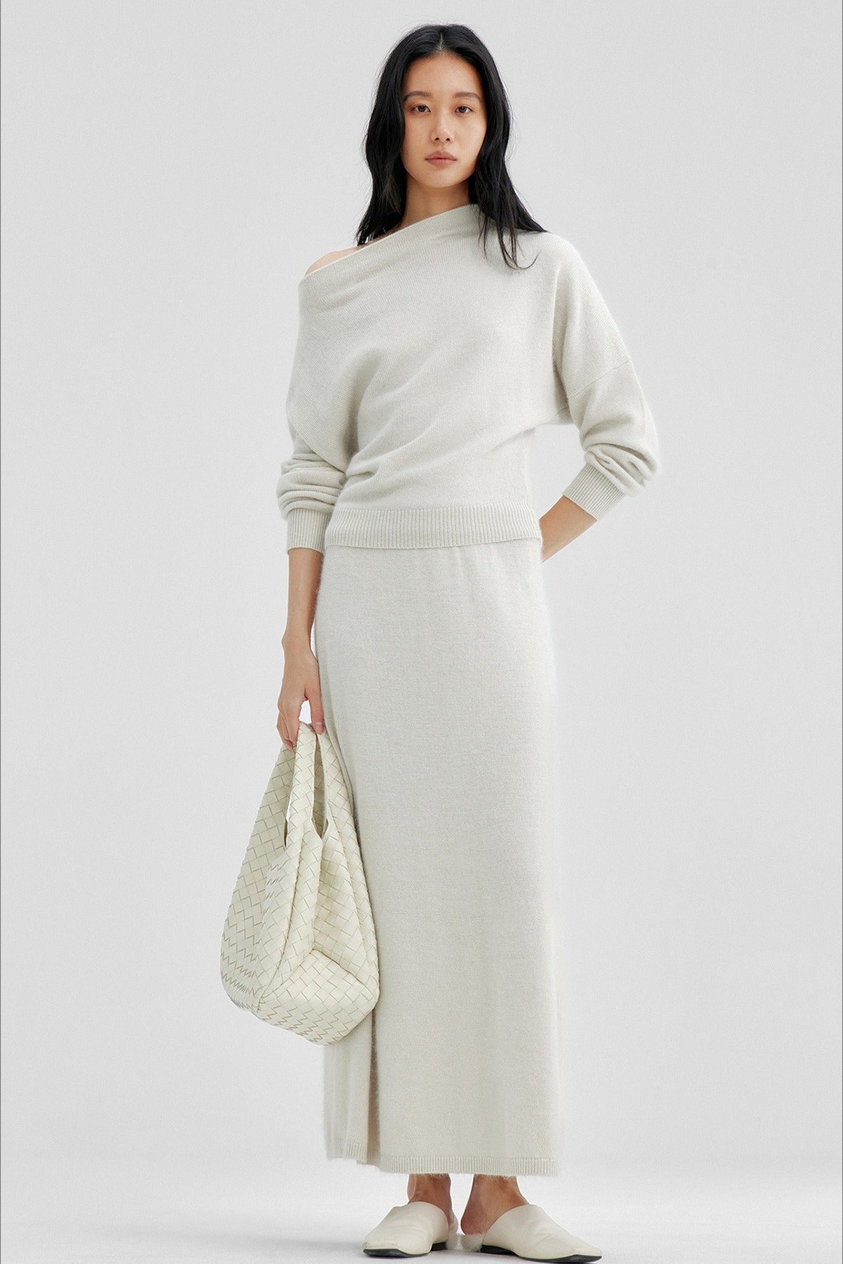 Soft and cozy off-shoulder sweater | 2 color
