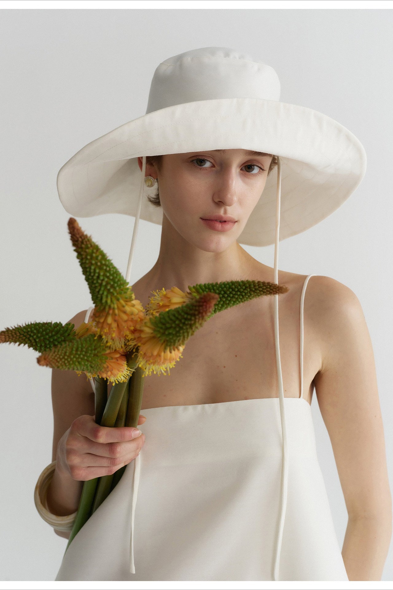 Oversized resort sun hat