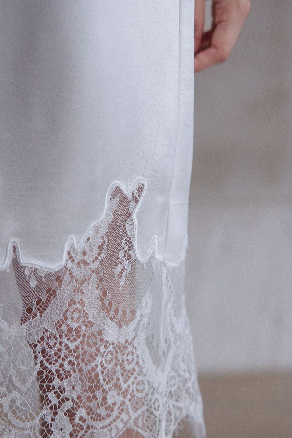 Acetate elegant lace embroidery edge skirt | 4 color