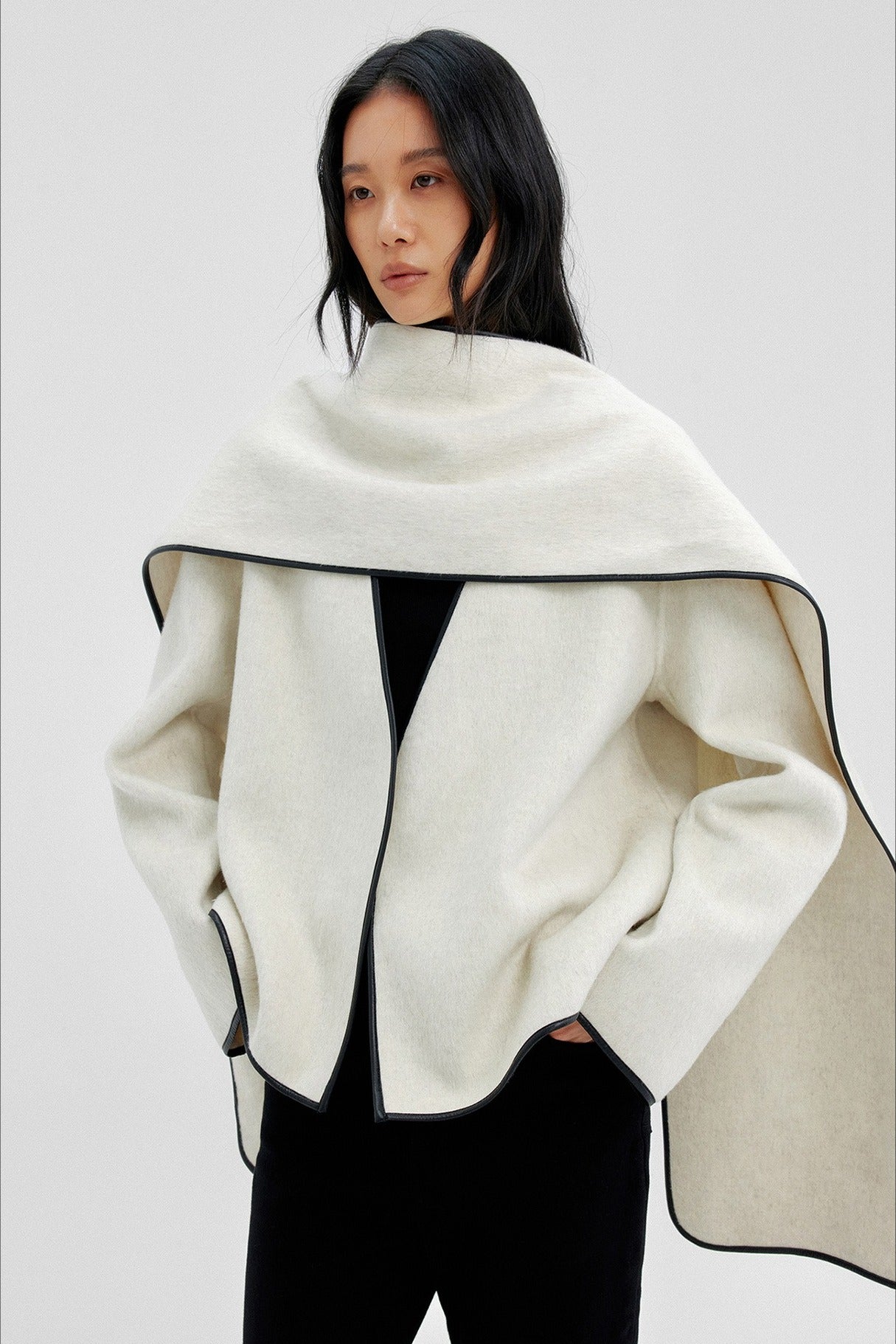 Wool-cashmere-silk loose fit V-neck jacket with a scarf