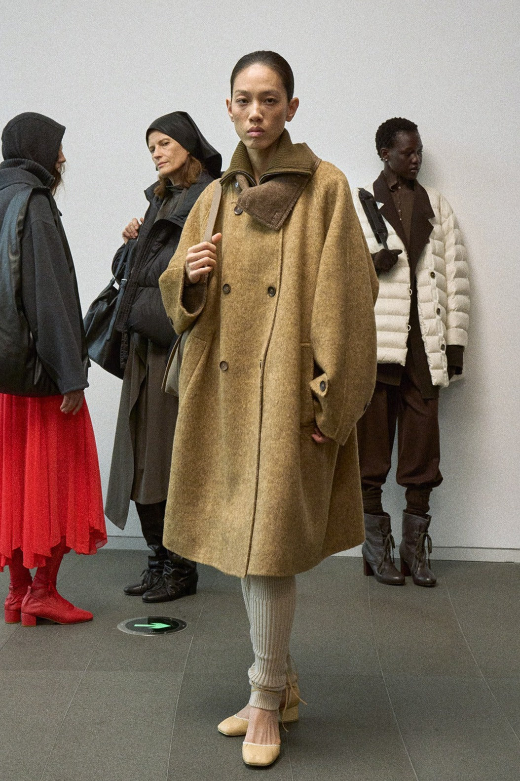 Wool-silk-angora stand-up collar large lapel mid-length coat