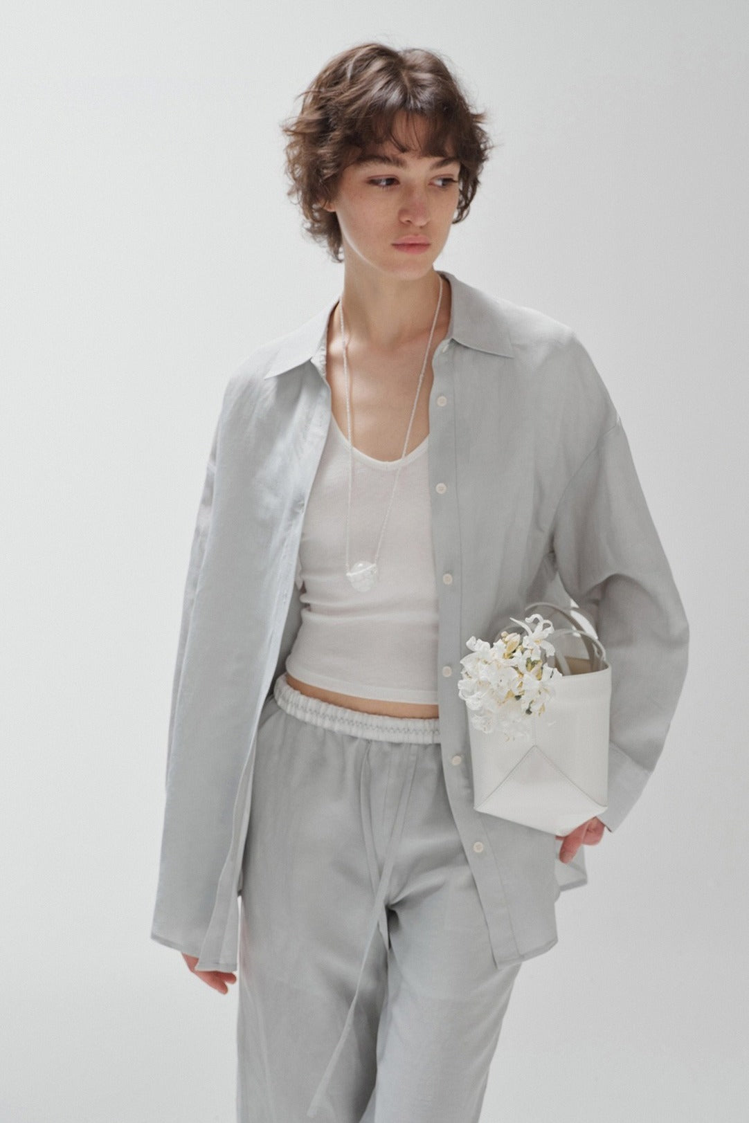 Camisa minimalista de mezcla de lino con corte relajado | 3 colores