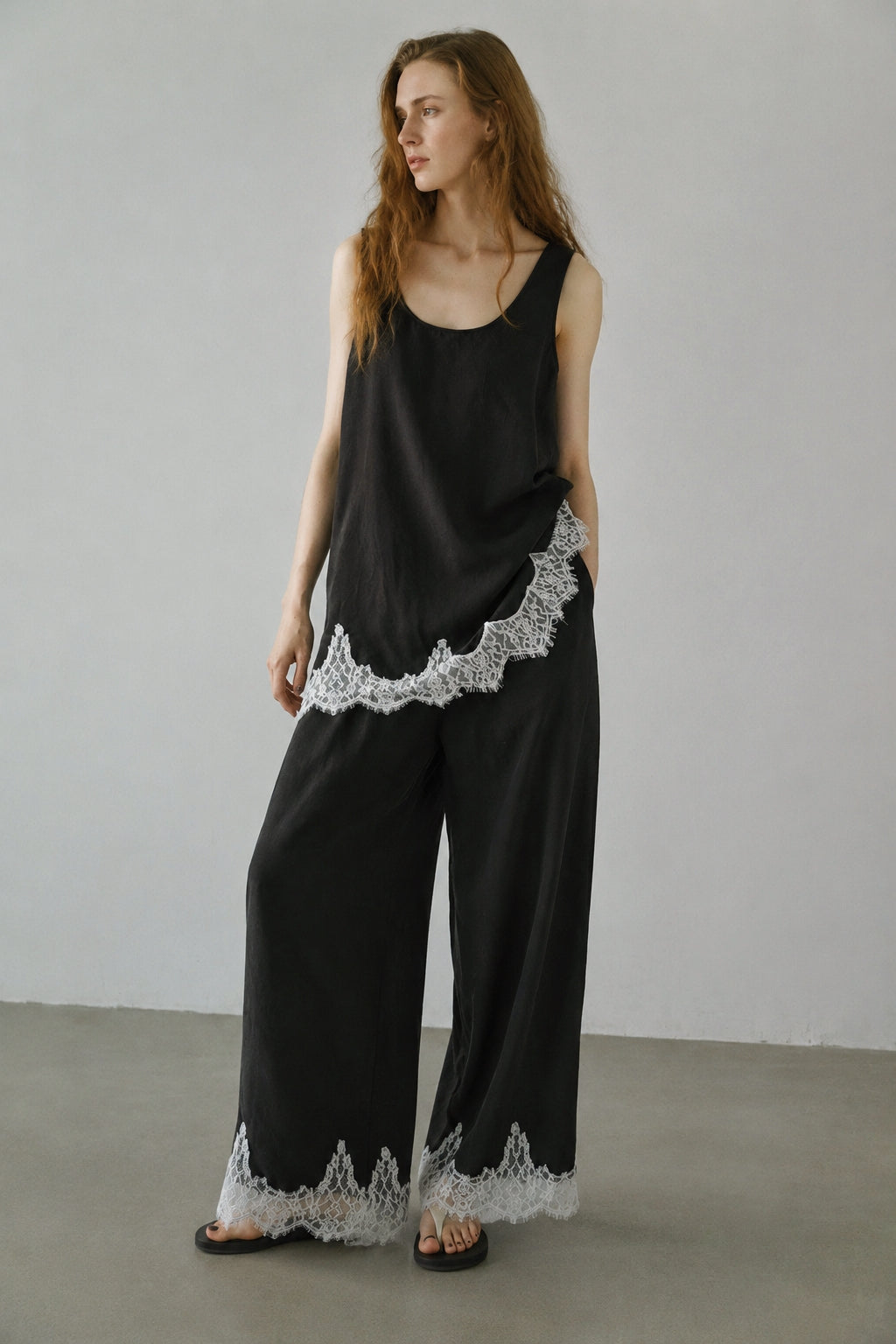 Camisola de corte holgado con paneles de encaje