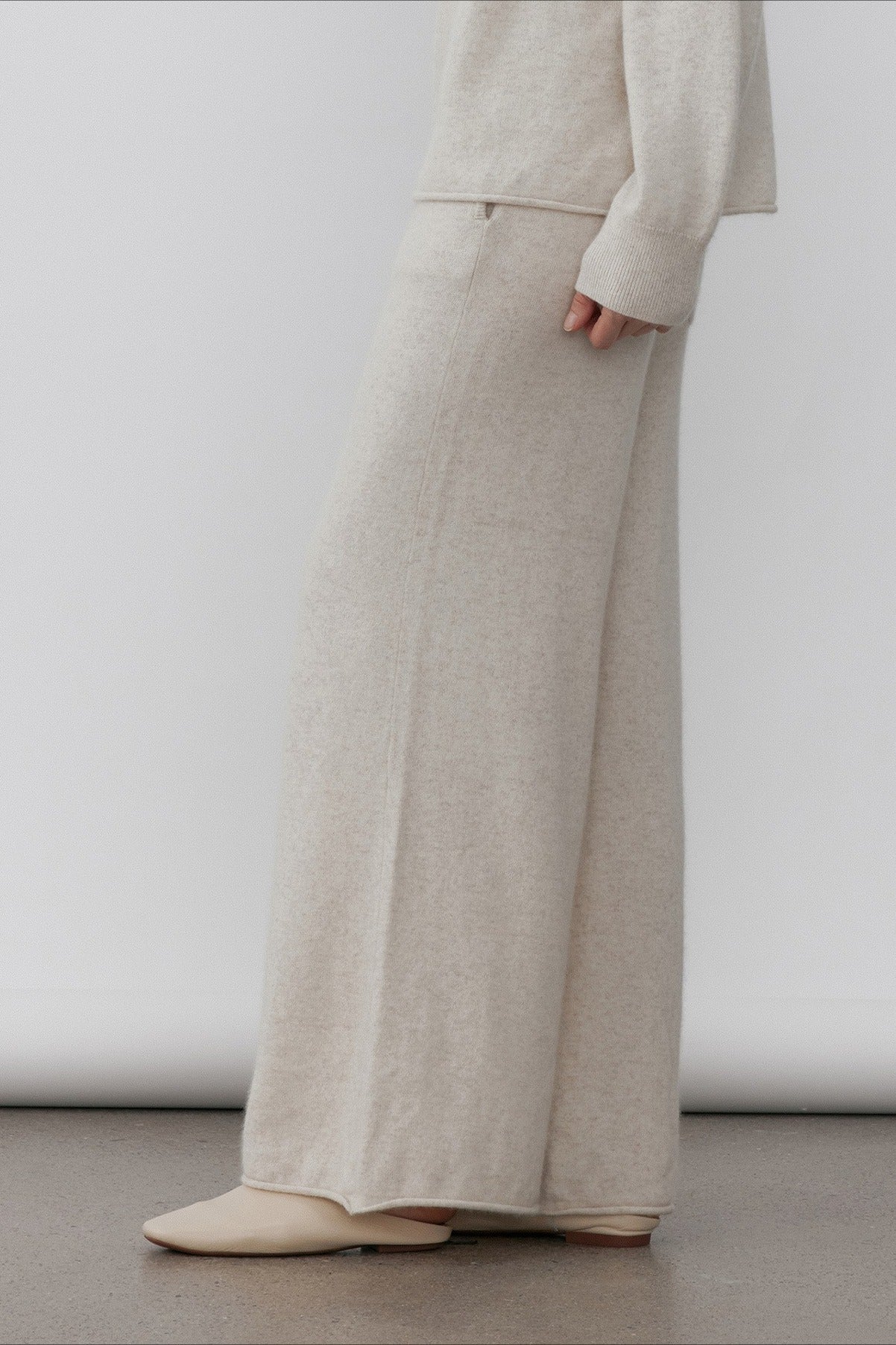 Wool blend straight-leg drape knit pants