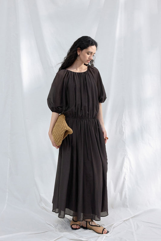 Silk containing pleated low back maxi dress | 3 color