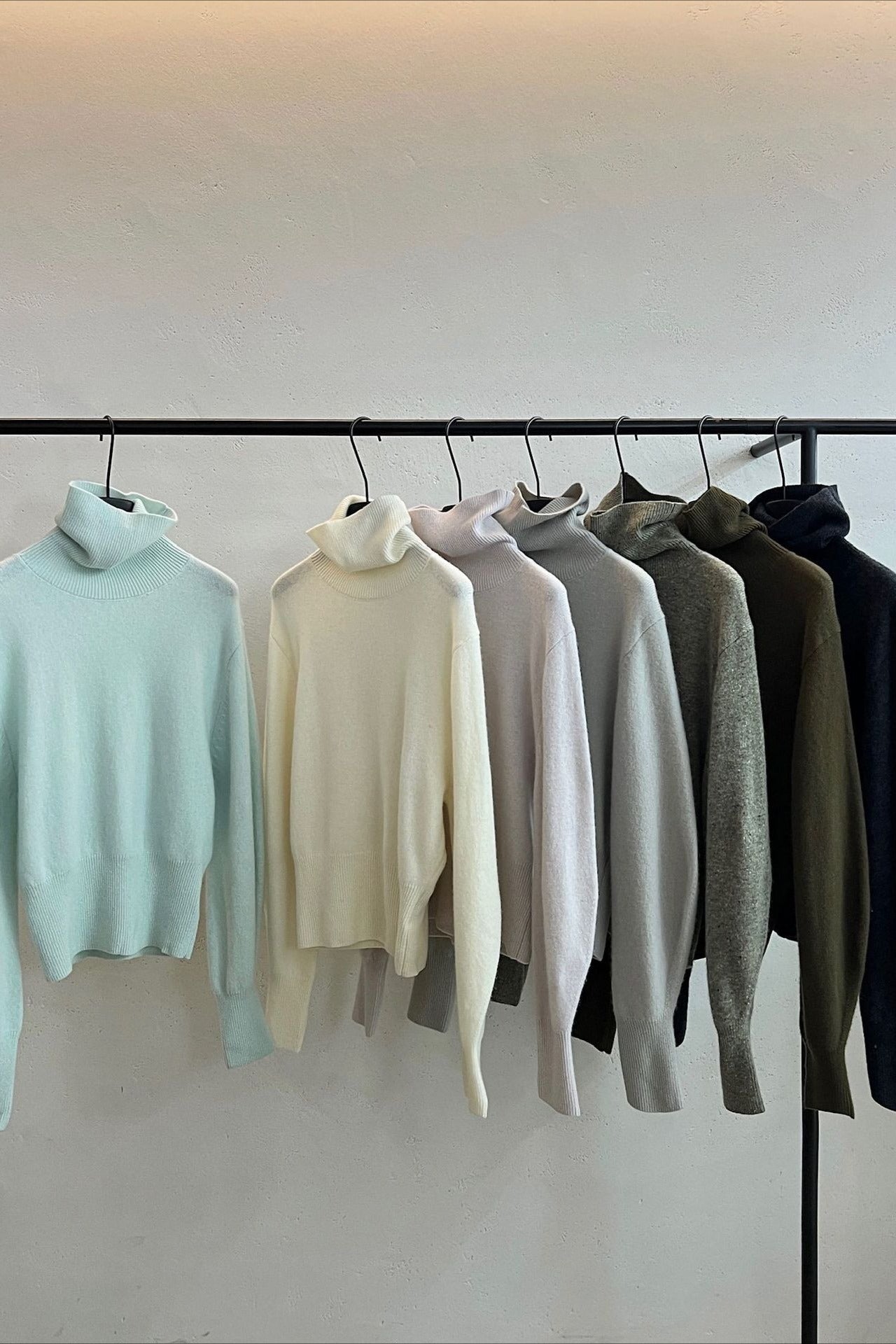 100% wool silhouetted high neck sweater | 6 color