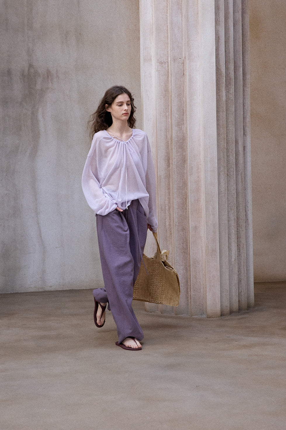 Viscose blend lightweight sheer U-neck T-shirt | 4 color