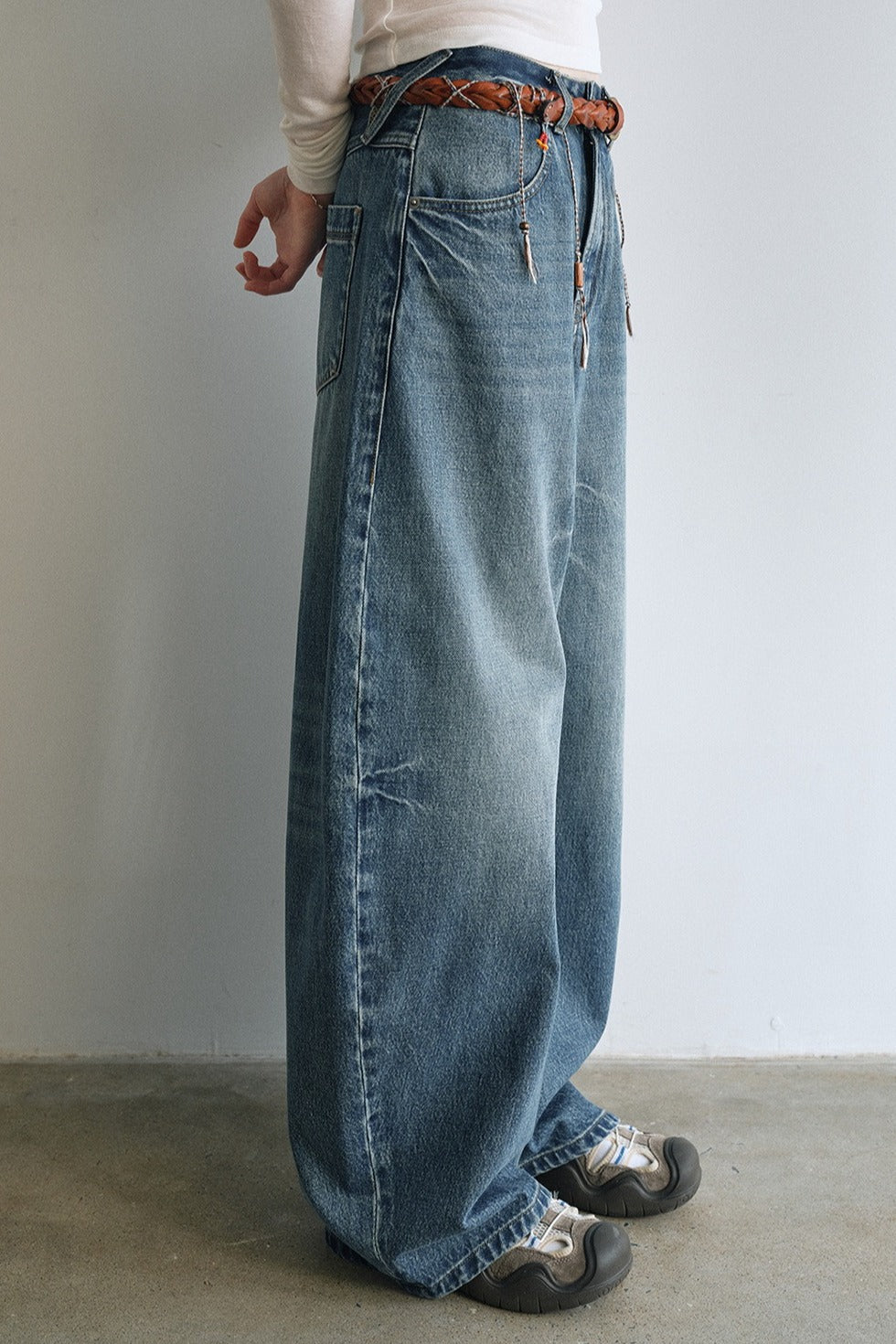 100% washed cotton curved silhouette jeans | 3 color
