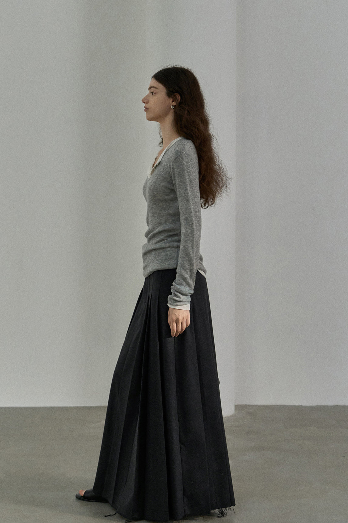 Flattering pleated raw-edge finish A-line skirt | 4 color