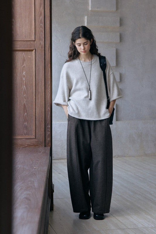 Relaxed scythe shape wide-leg pants