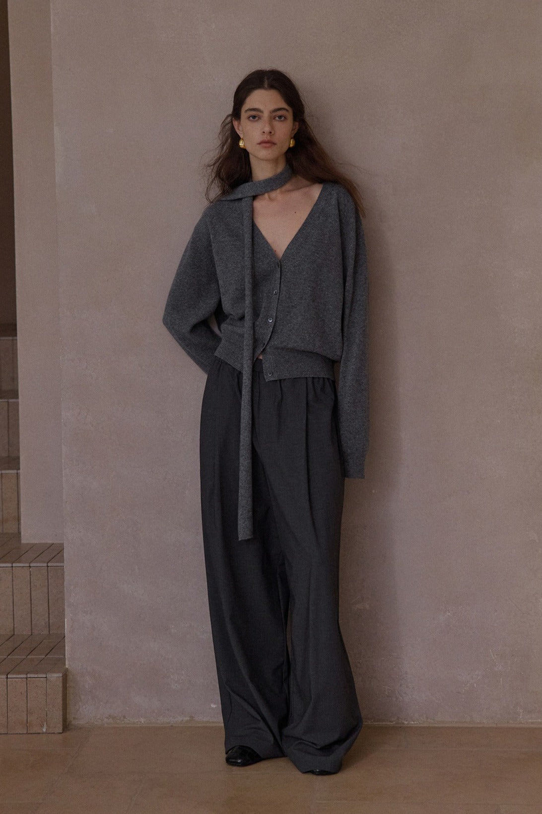 100% wool loose fit V-neck cardigan with a tie | 8 color