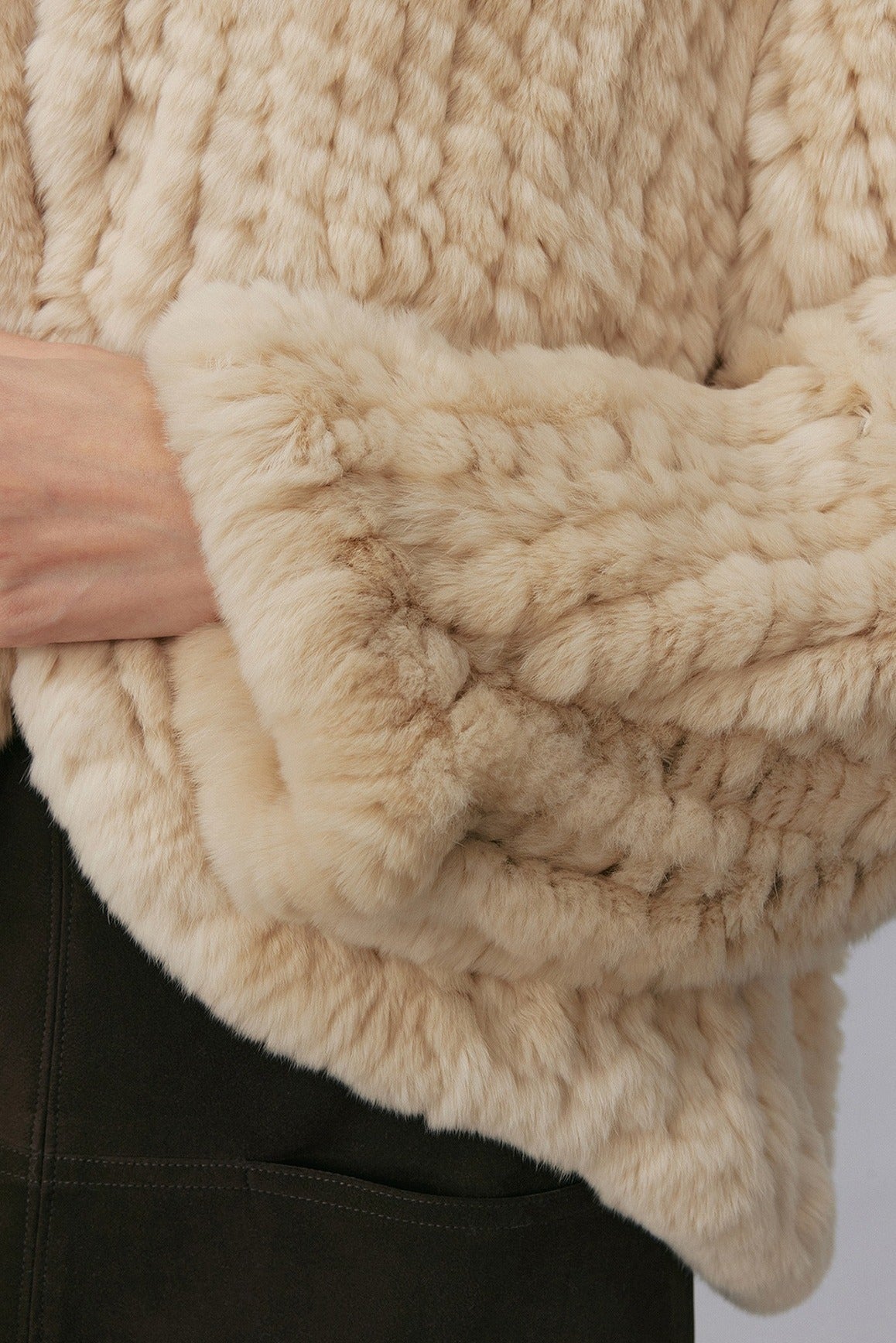 Chaqueta corta de peluche con estampado de conejo rex | 2 colores