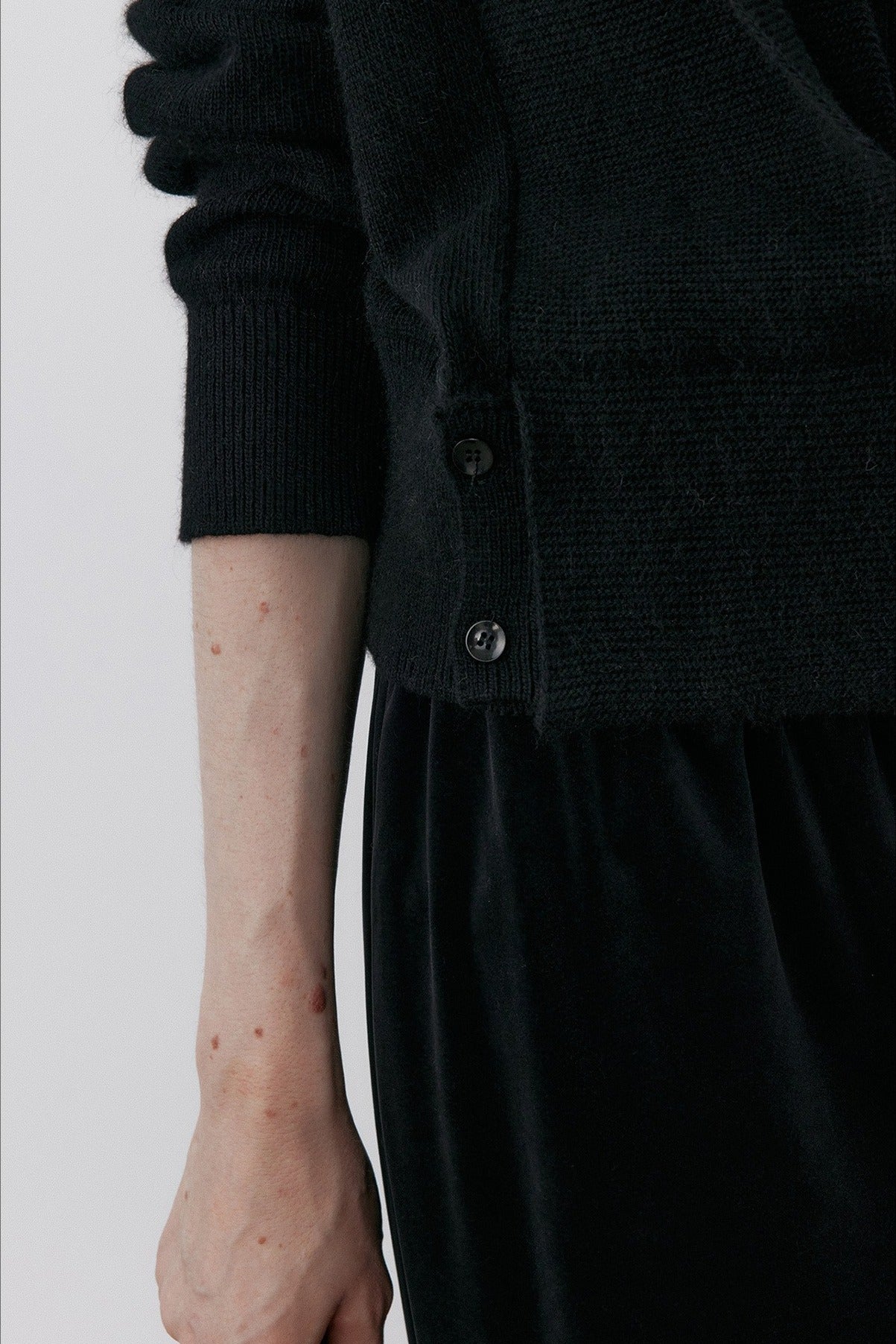 Large V-neck buttoned waist sweater | 2 color