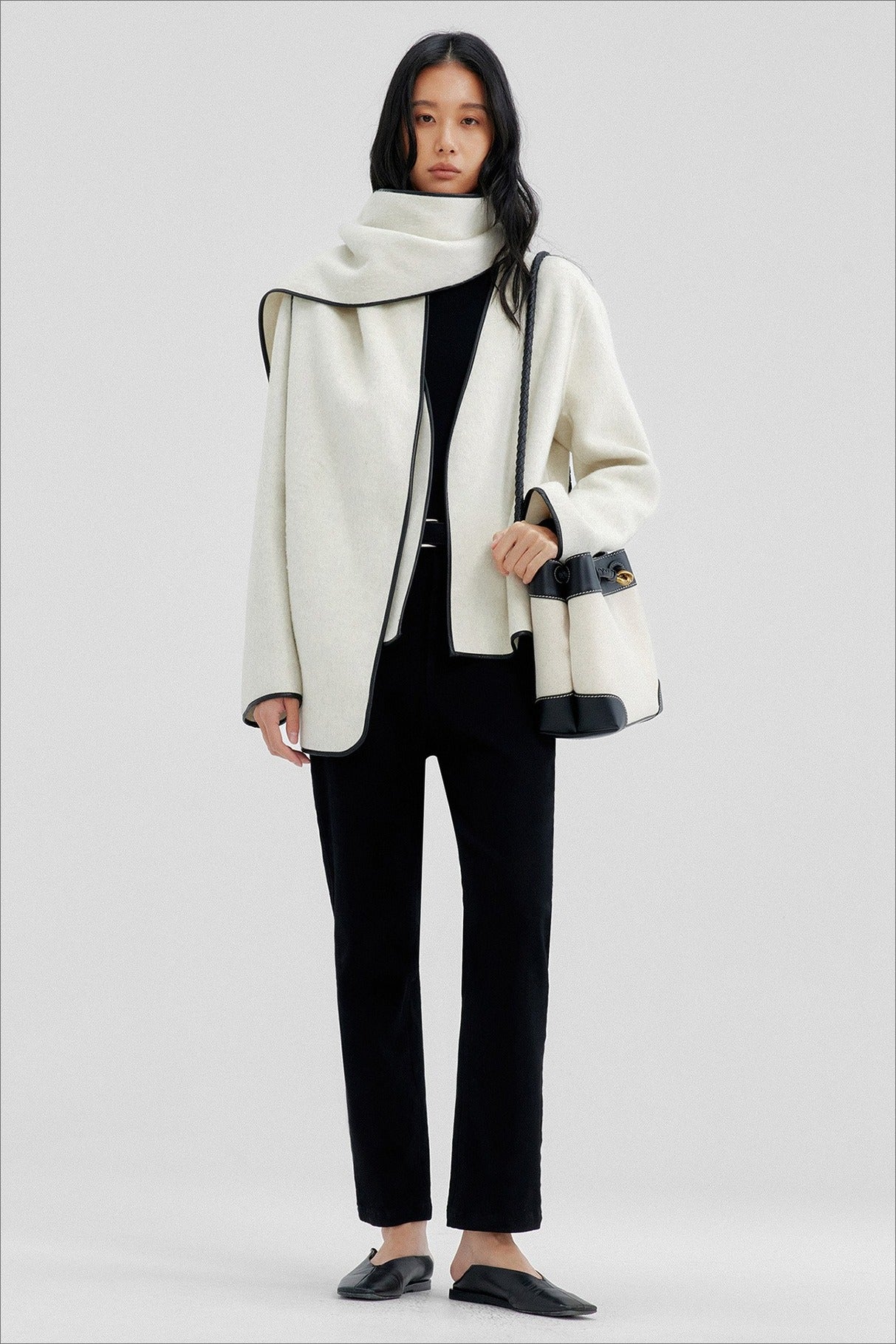 Wool-cashmere-silk loose fit V-neck jacket with a scarf