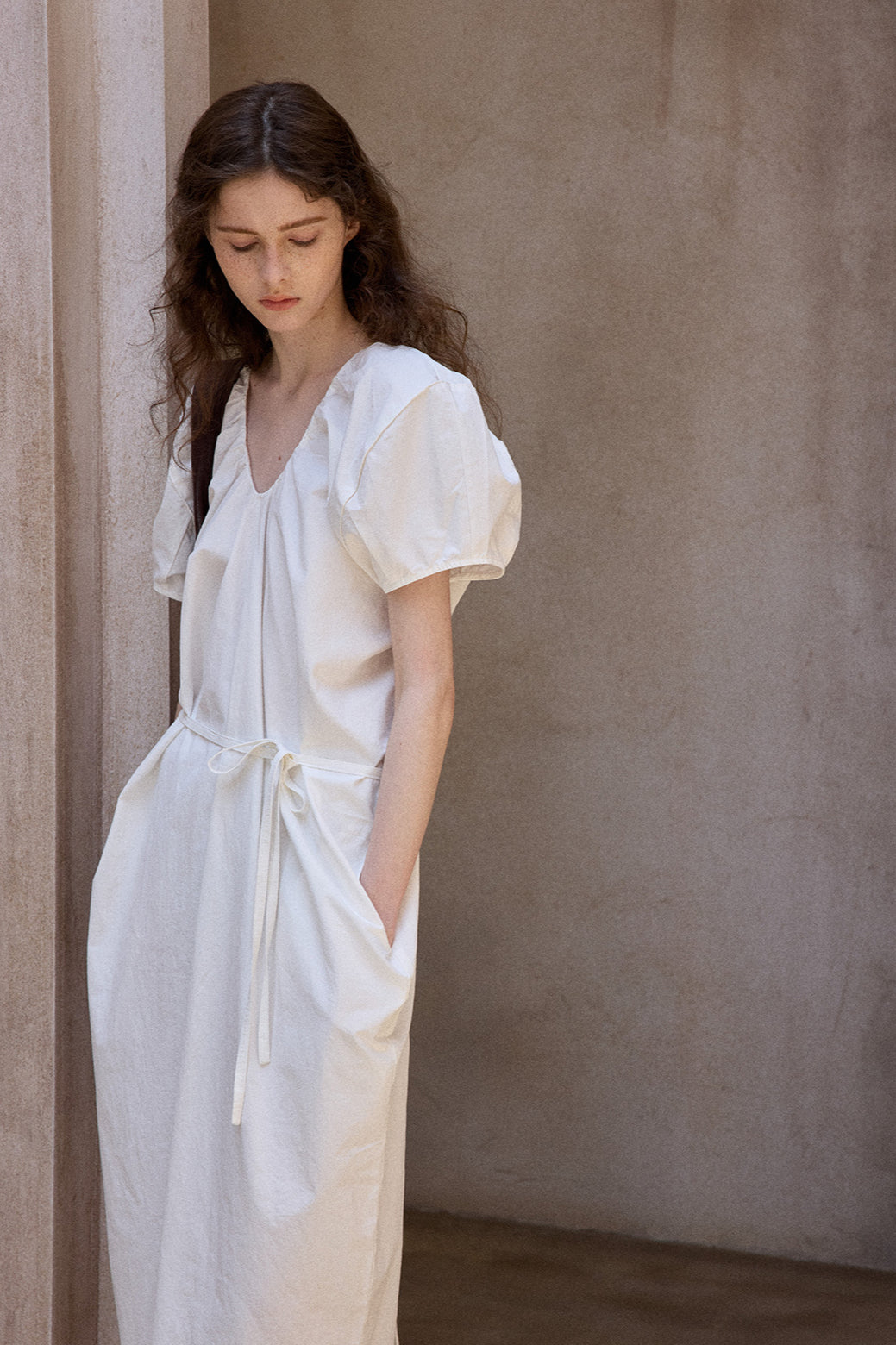 Cotton blend bubble-sleeved cocoon V-neck dress | 2 color