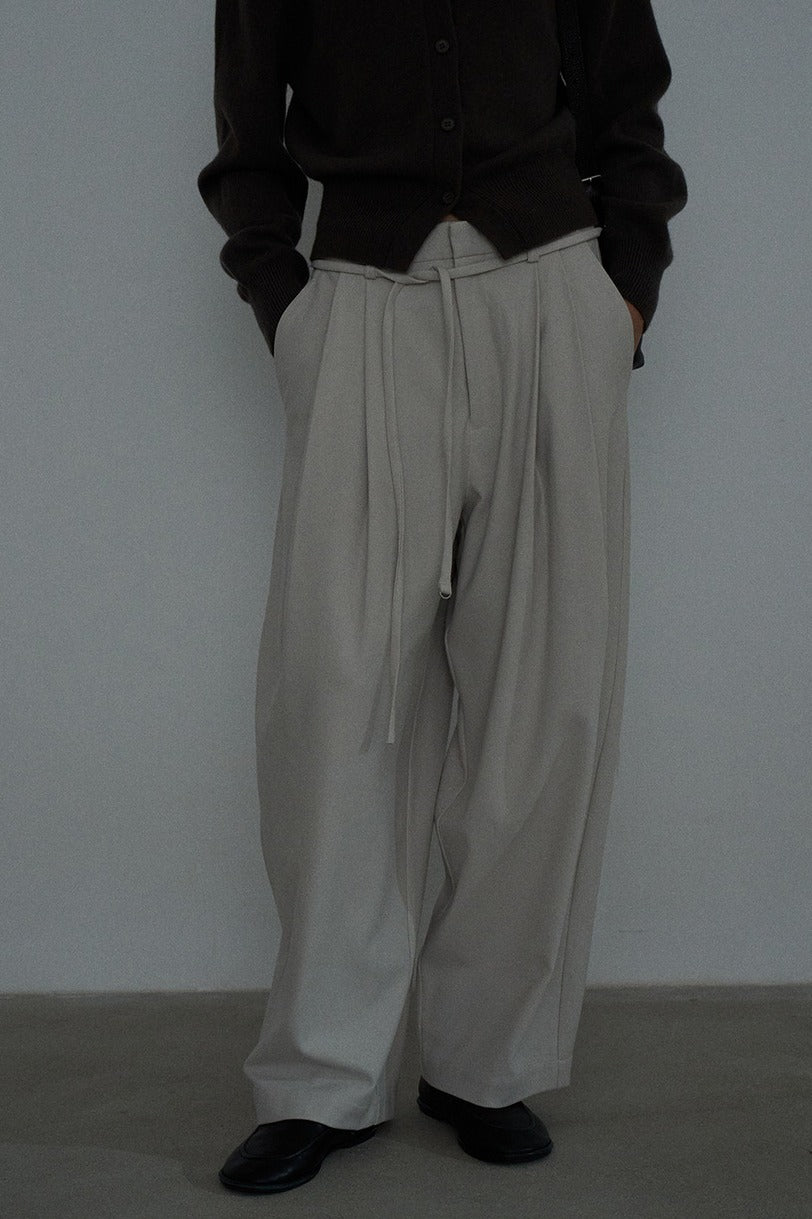 Cocoon shaped relaxed fit casual pants Grieg