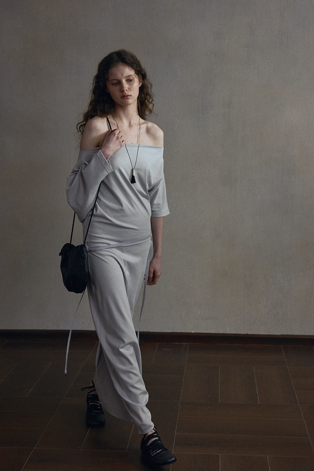 Stretchy asymmetric hem off-shoulder dress | 3 color