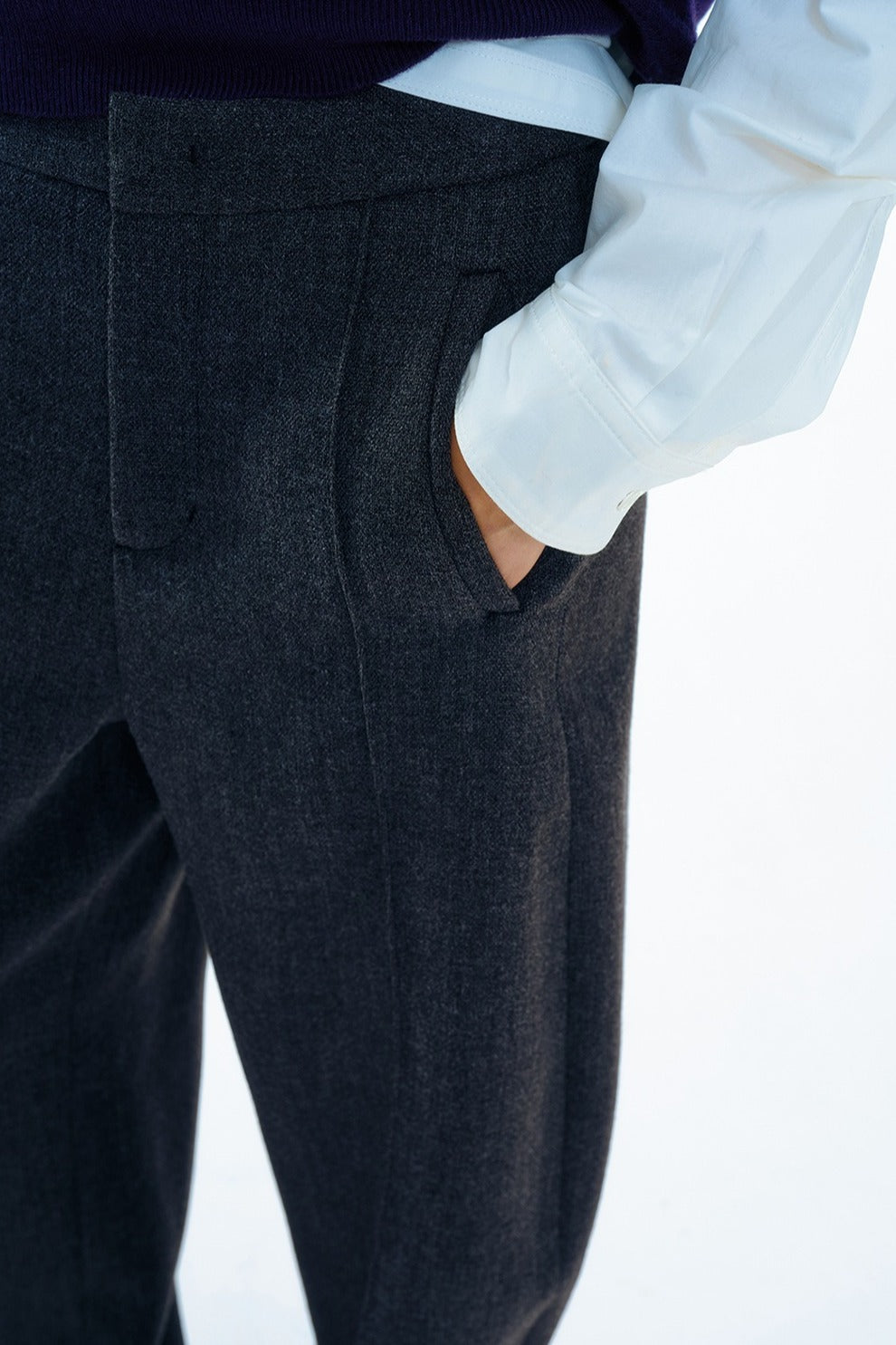 Clean-fit minimalist scimitar-shape trousers | 3 color