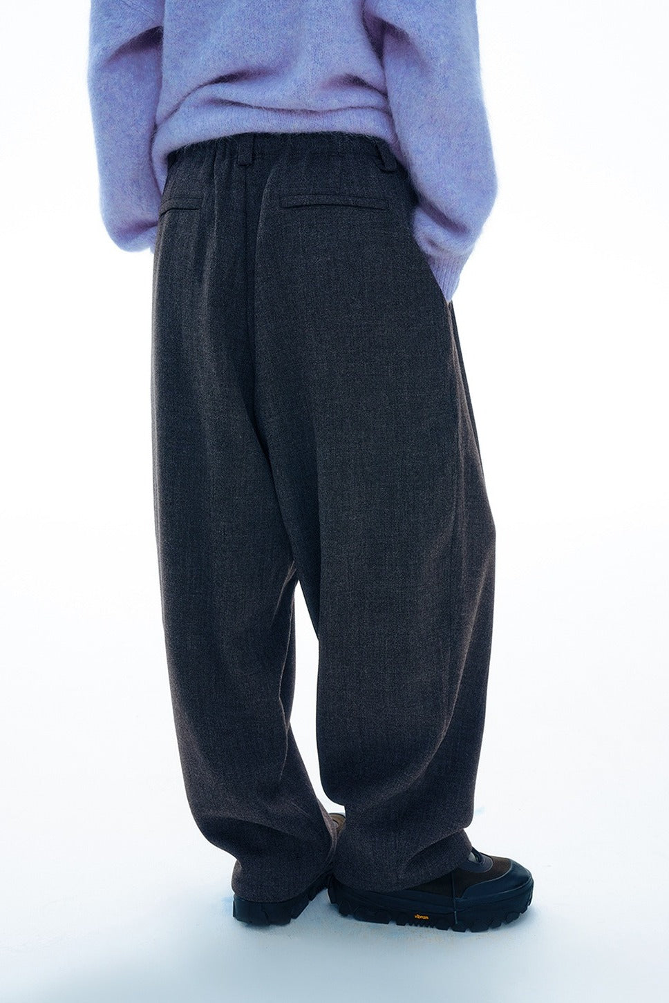 Heavy-weight wool-blend suiting cut into laid-back pants | 3 color