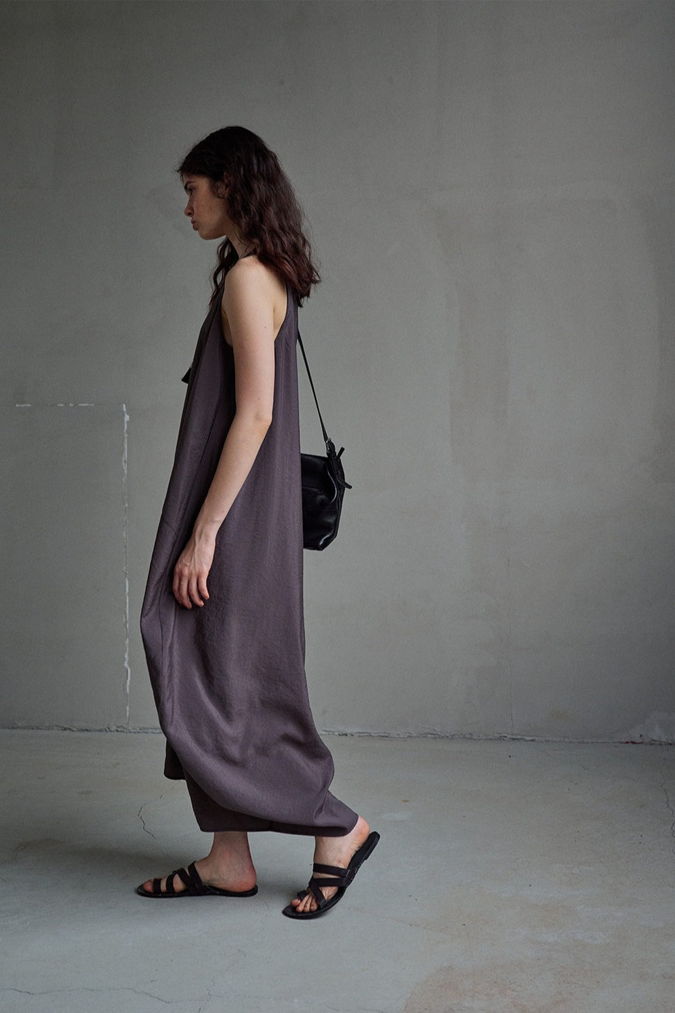 Modal-blend U-neck asymmetric hem dress | 3 color