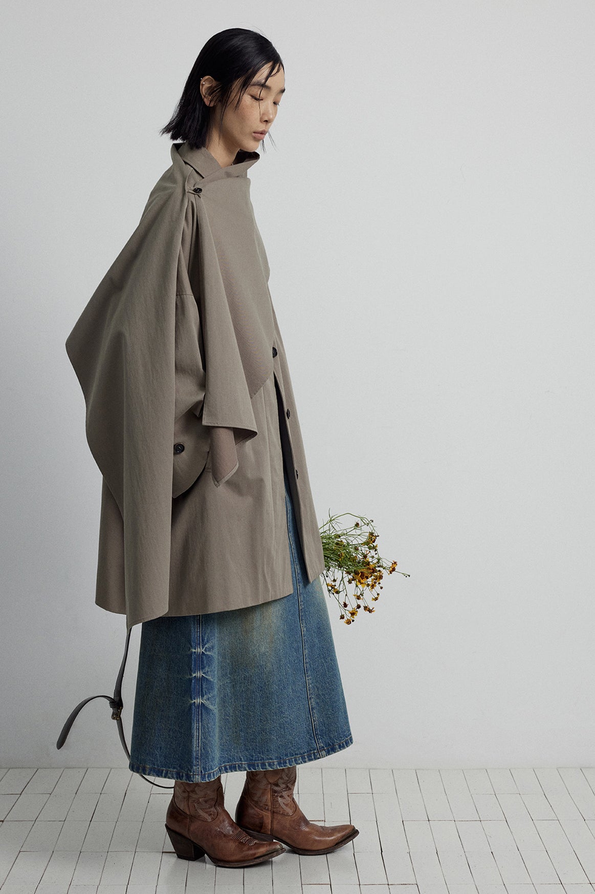 Cotton blend mid-length trench coat with a scarf | 2 color