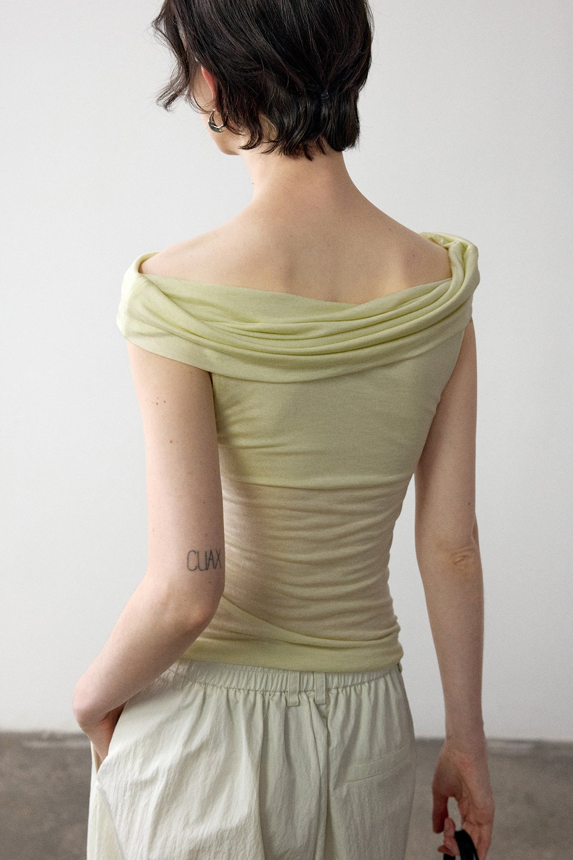 Lyocell blend smooth feel off-shoulder top | 5 color