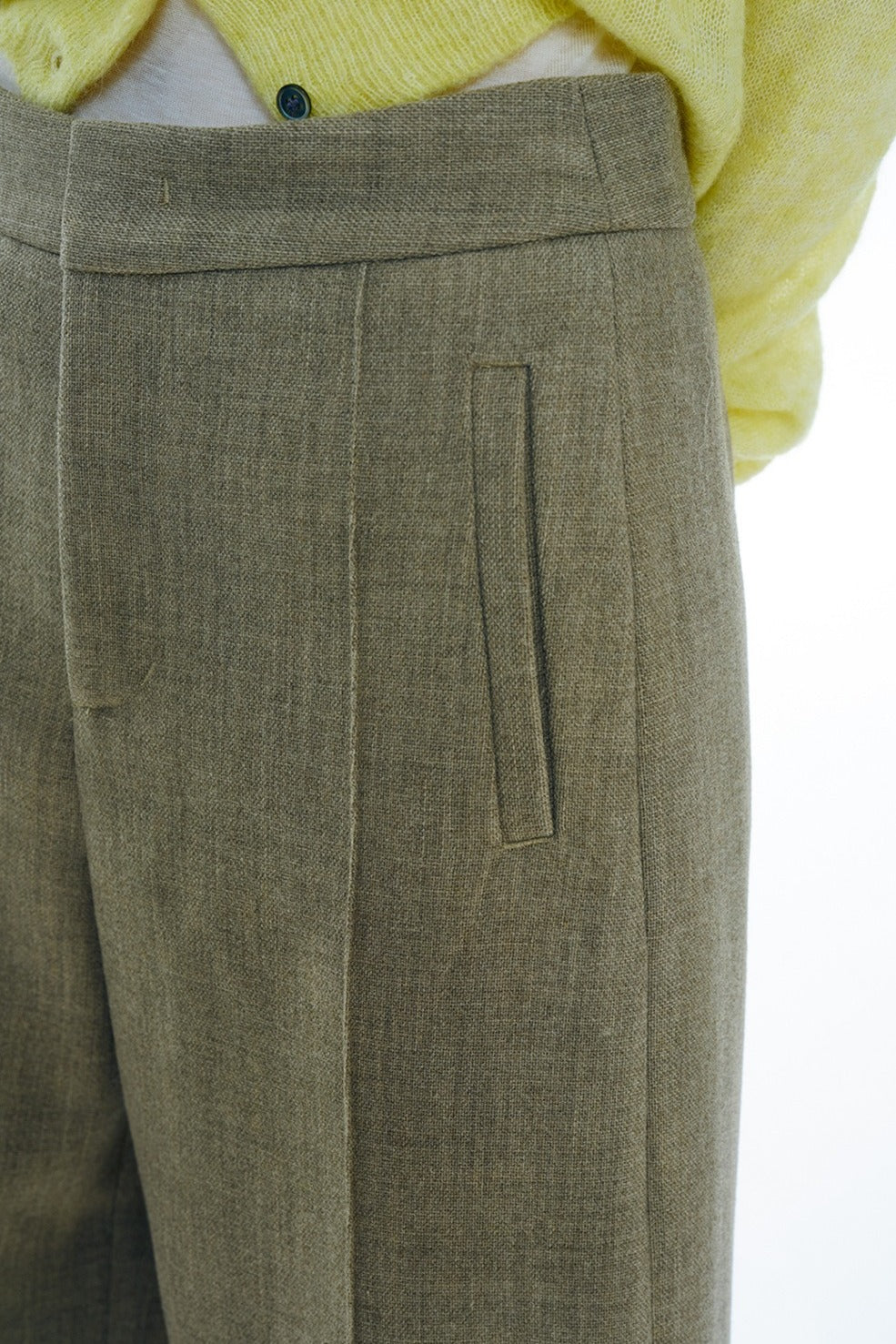 Clean-fit minimalist scimitar-shape trousers | 3 color