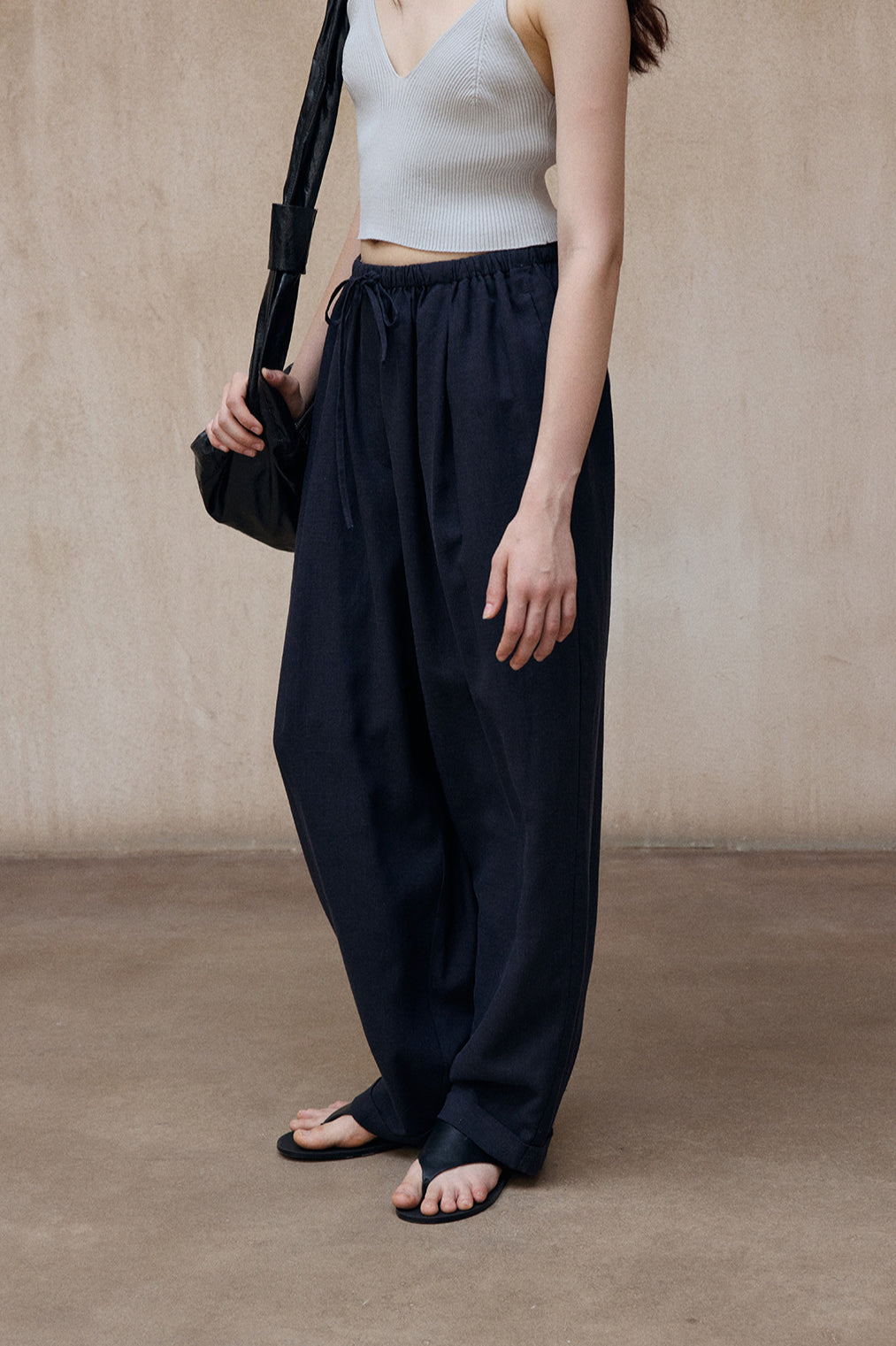 Cotton blend wide leg tapered hem pants | 2 color