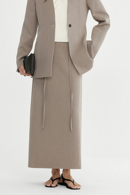 Straight fit structured fabric back split skirt | 2 color