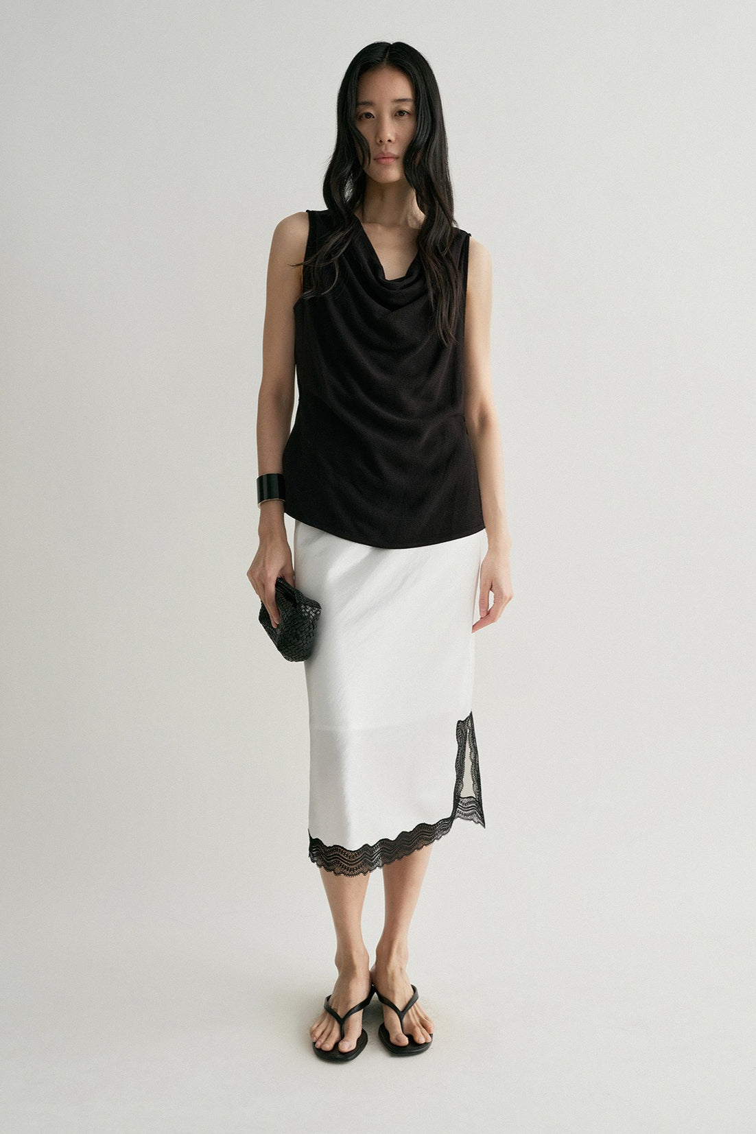 Lace-trimmed satin midi skirt | 3 color