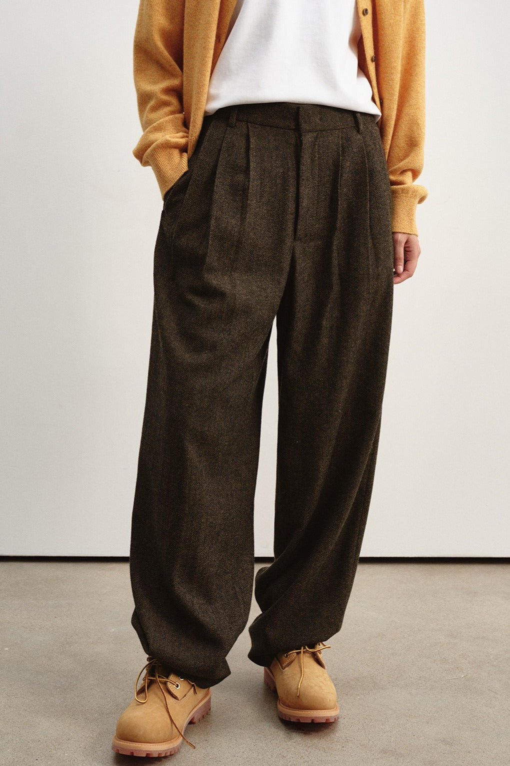 Pantalones de corte relajado con estampado de espiga en mezcla de lana | 2 colores