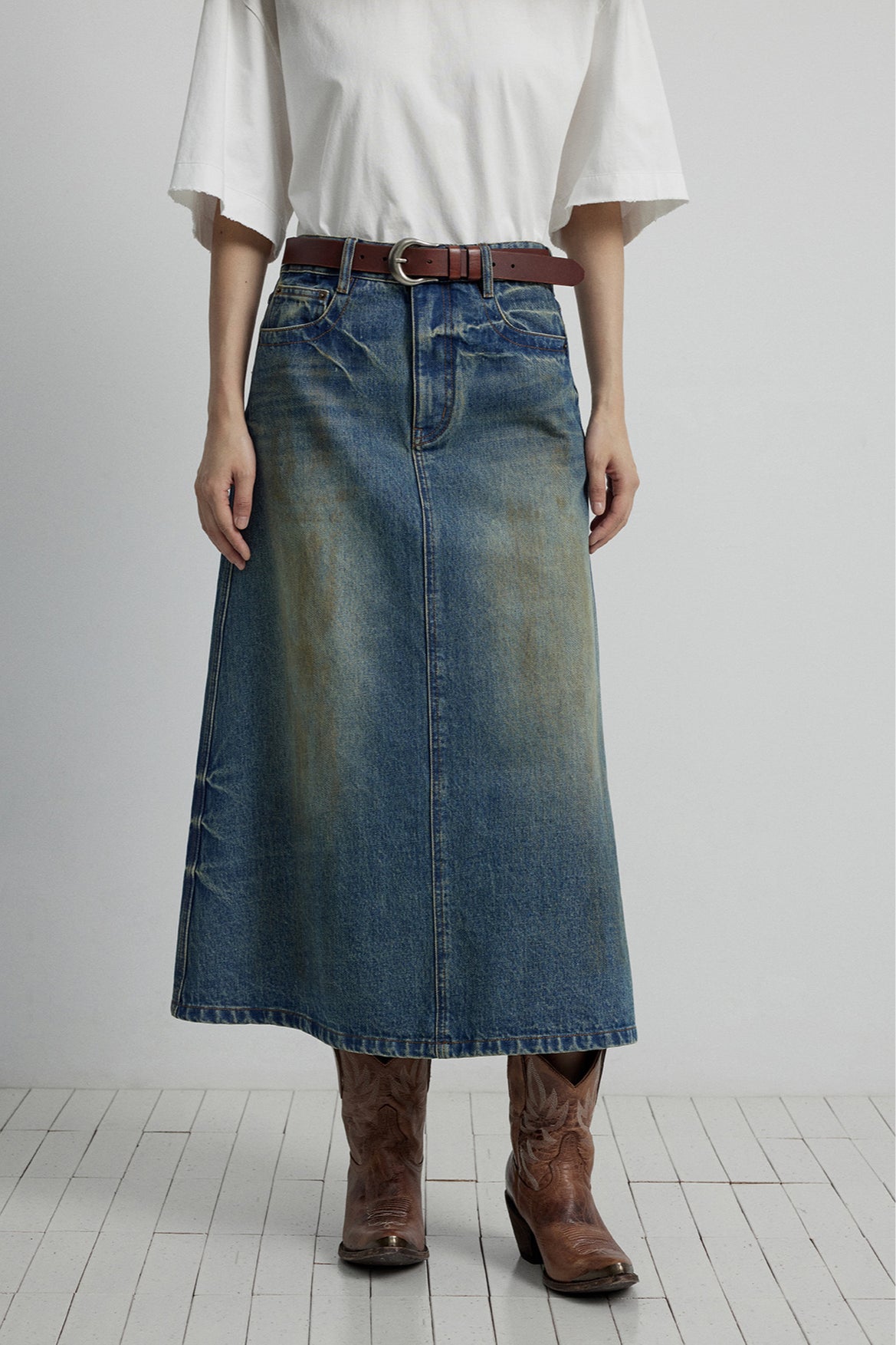 100 cotton embroidery A-line denim skirt | 2 color