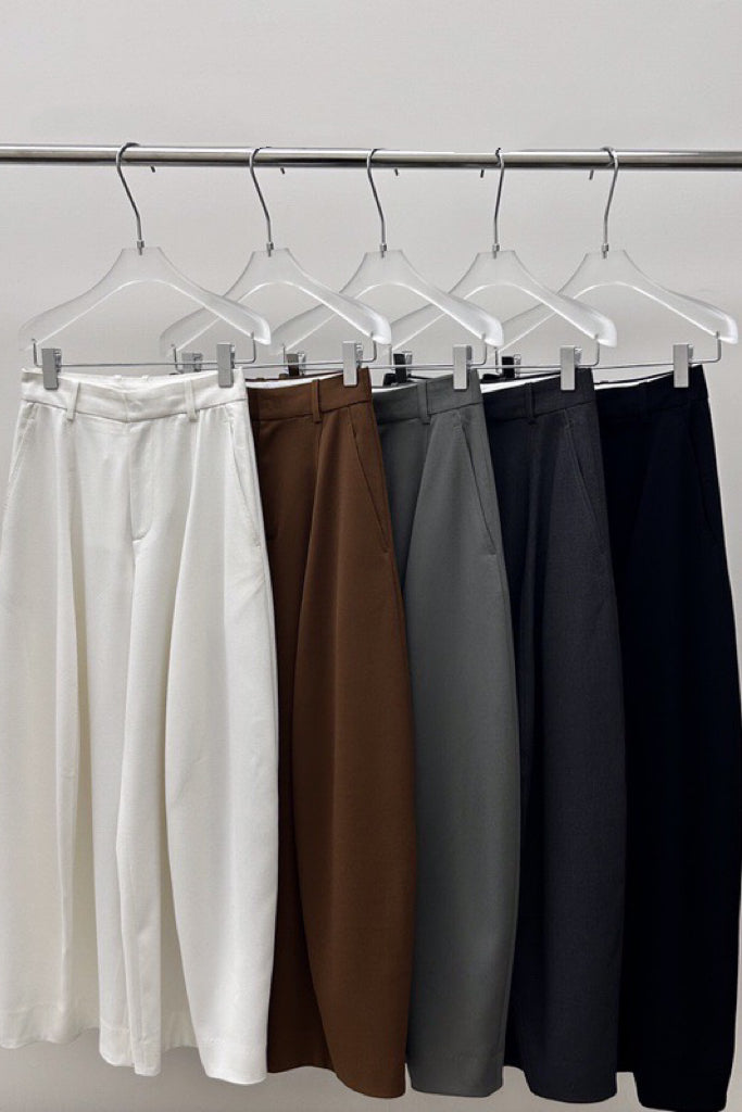 Pantalon de costume large silhouette Carambola