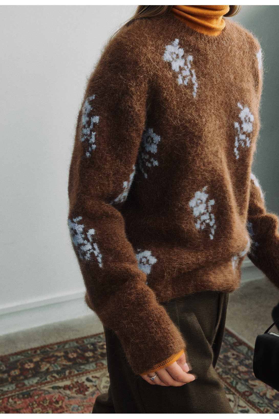 Alpaca-blend floral pattern sweater | 2 color