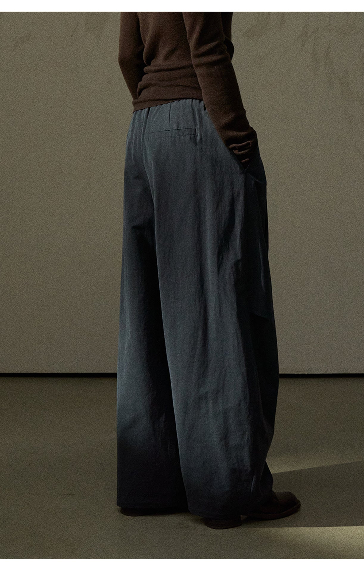 Pantalones casuales de pierna ancha con acabado mate en mezcla de algodón | 3 colores