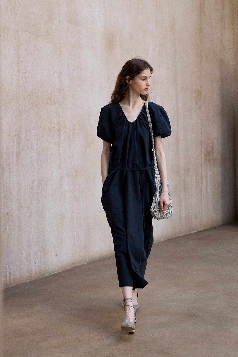 Cotton blend bubble-sleeved cocoon V-neck dress | 2 color
