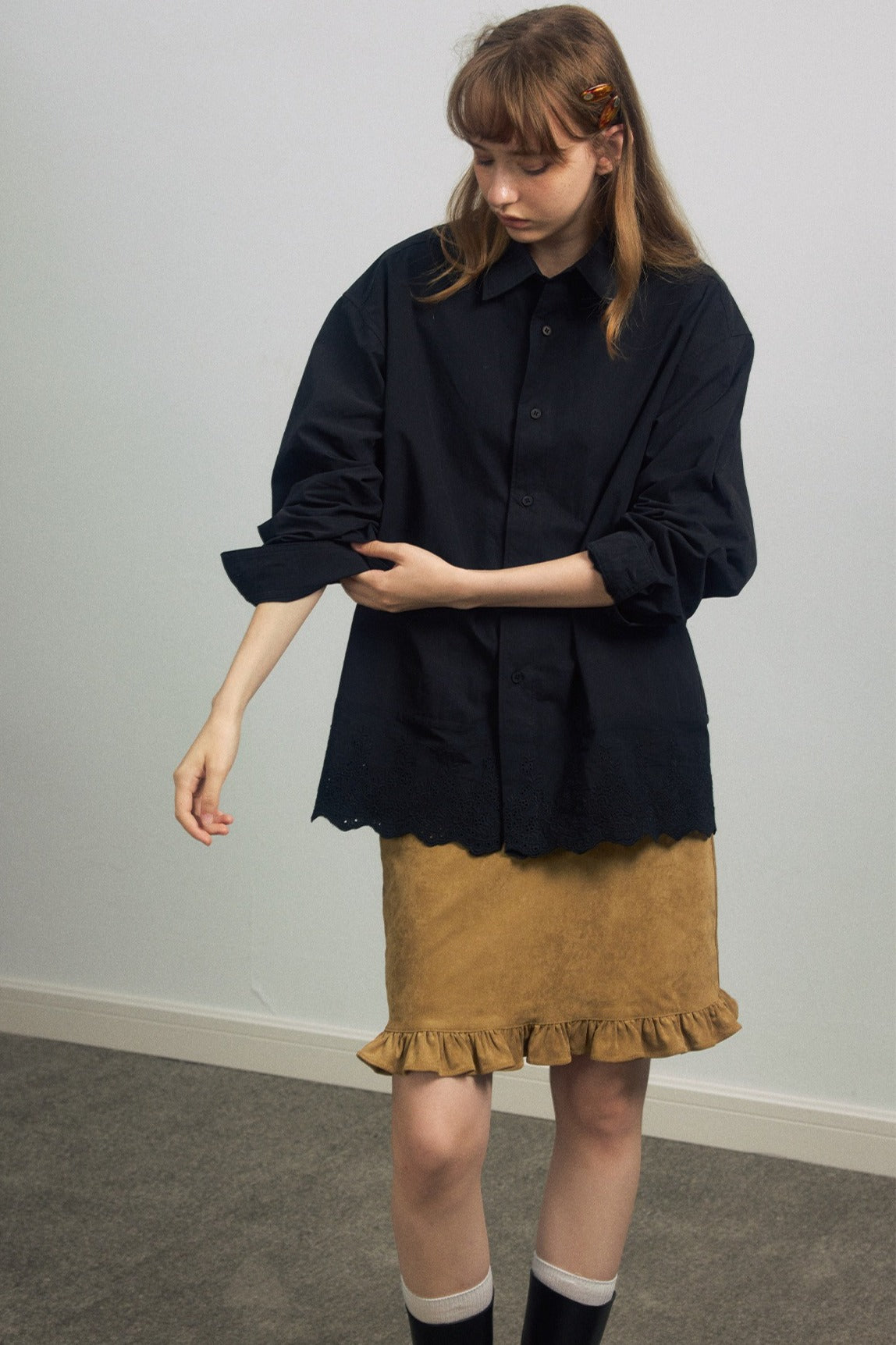 100% cotton mid-length lace trim hem shirt | 3 color