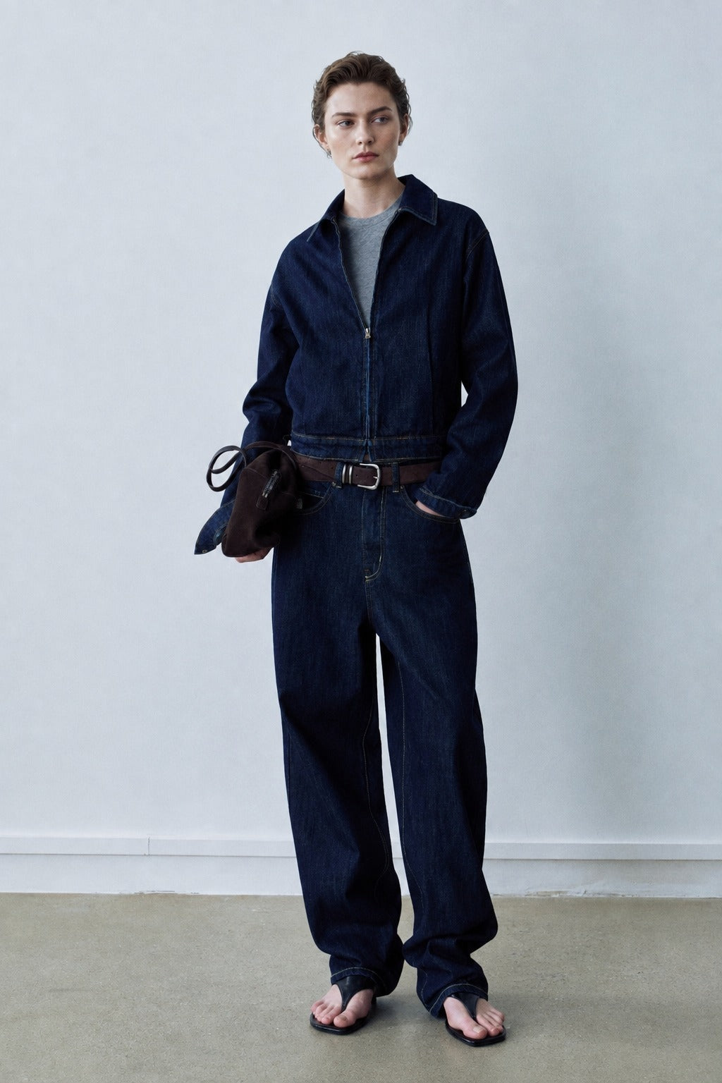 100% cotton rigid denim straight-leg jeans