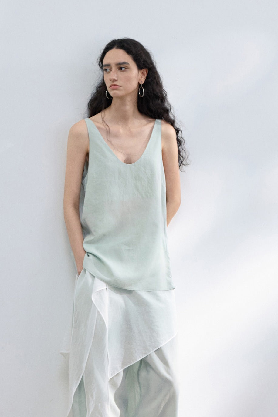 Camiseta de tirantes sencilla y suave de lyocell