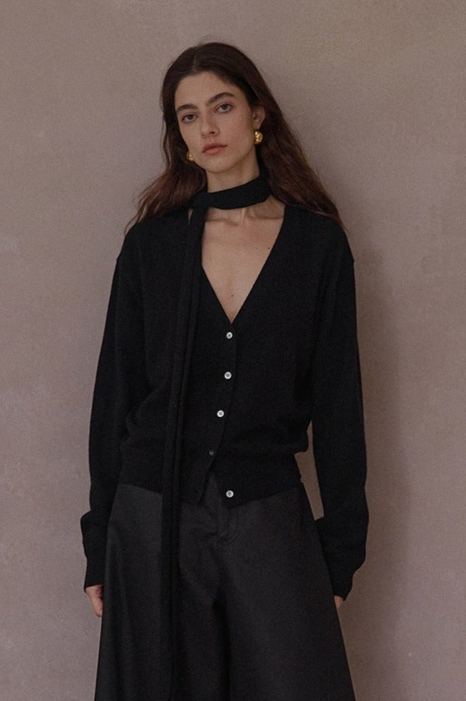 100% wool loose fit V-neck cardigan with a tie | 8 color