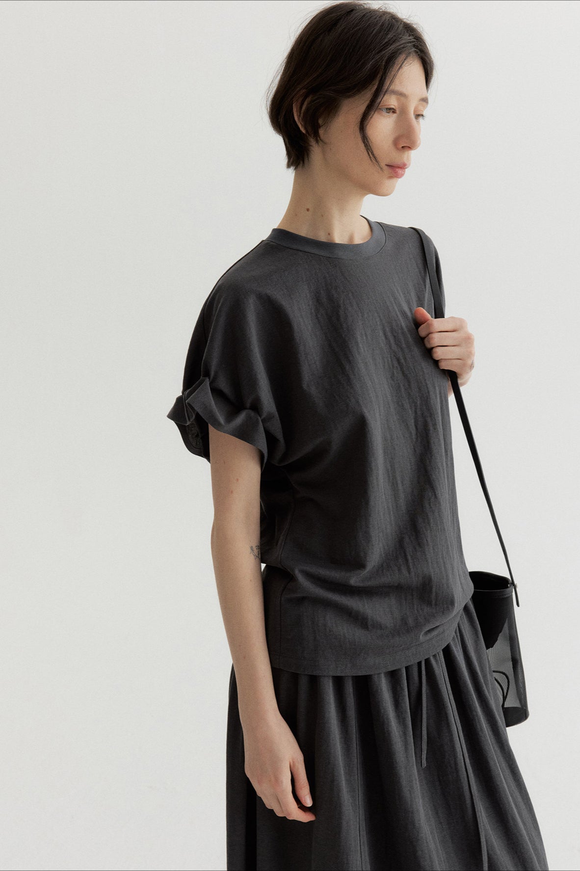 Cotton blend textured petal cuff T-shirt | 3 color