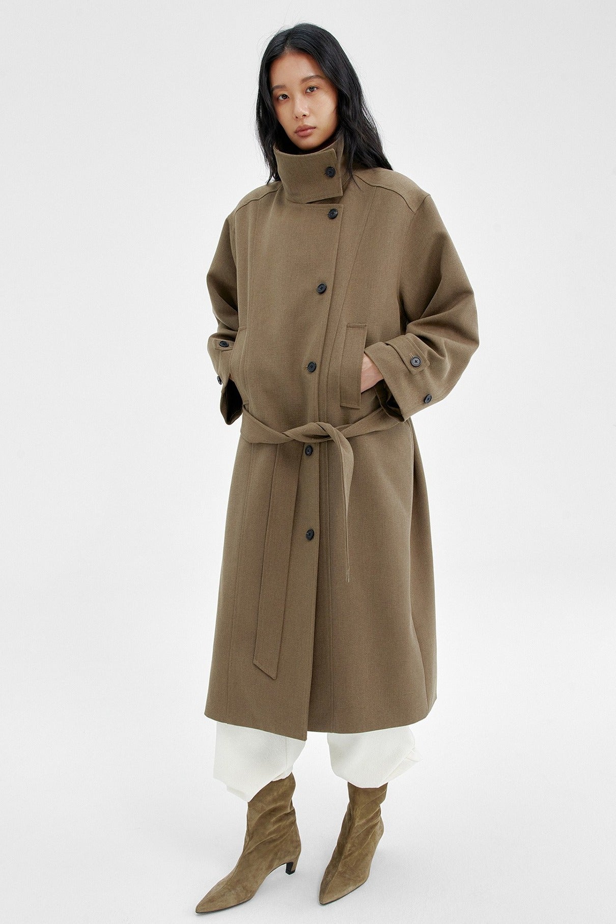 Relaxed fit stand collar silhouette trench coat