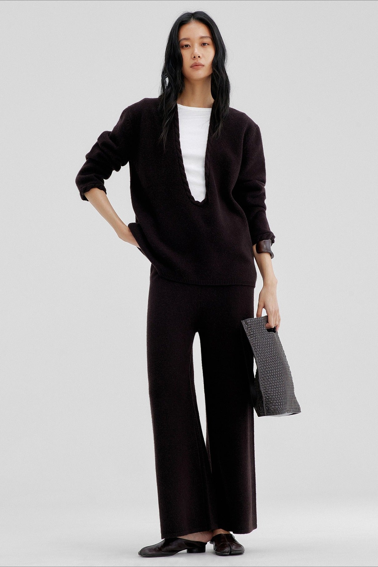 100% wool deep V-neck twist edges sweater | 3 color