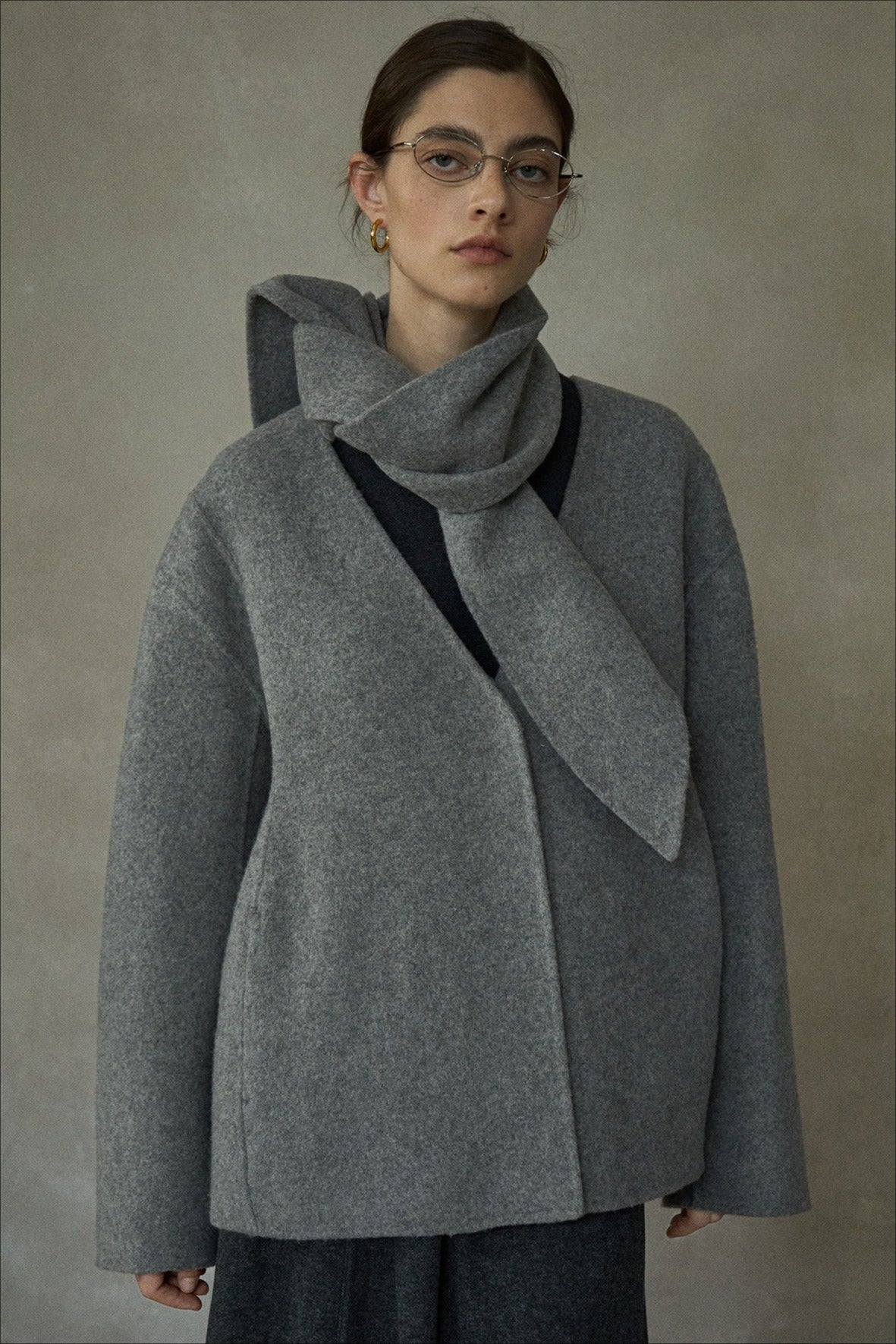 100% wool silhouetted V neck jacket with a scarf | 5 color