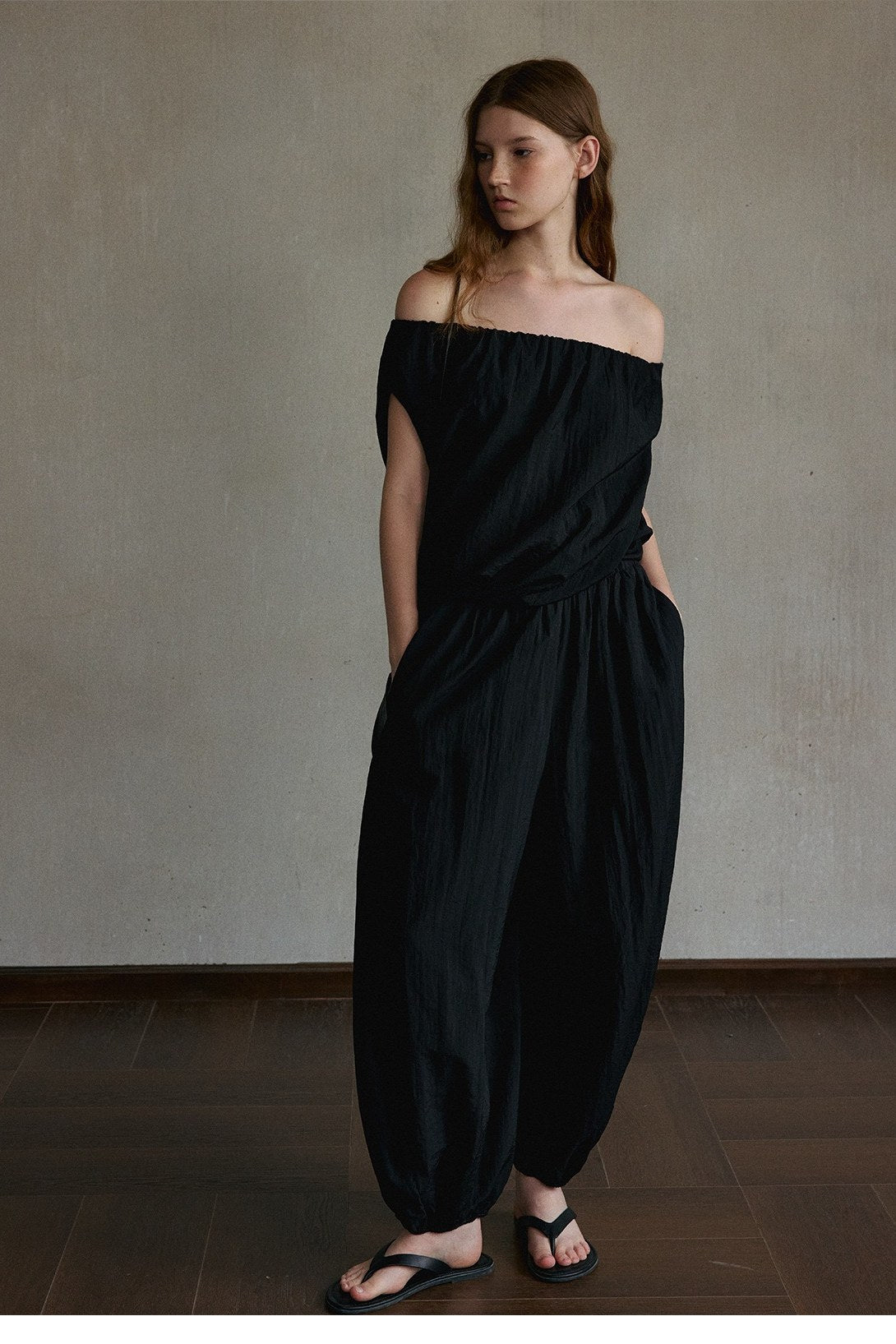 Tencel-nylon twisted crop top and balloon-leg pants | 2 color