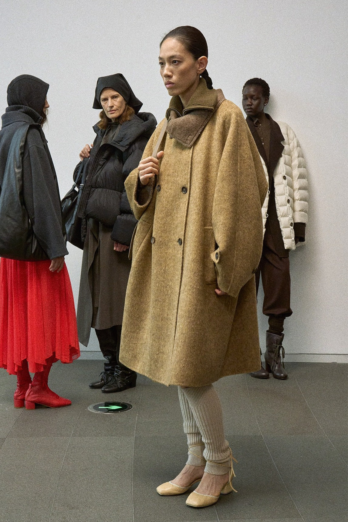 Wool-silk-angora stand-up collar large lapel mid-length coat